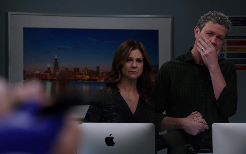 Apple iMac Computers in Chicago Med S08E15 Those Times You Have to Cross the Line (9)