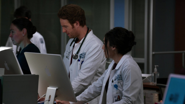 Apple iMac Computers in Chicago Med S08E16 What You See Isn't Always What You Get