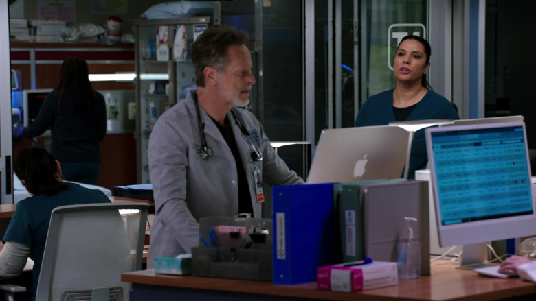 Apple iMac Computers in Chicago Med S08E17 Know When to Hold and When to Fold (3)