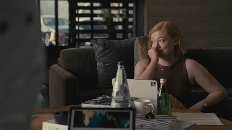 Apple iPad Tablet Used by Sarah Snook as Siobhan ‘Shiv' Roy in Succession S04E01 The Munsters (1)