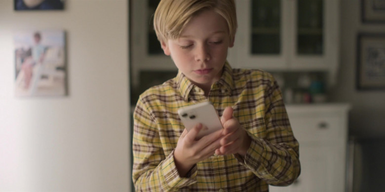 Apple iPhone Smartphone in Shrinking S01E08 Boop (1)