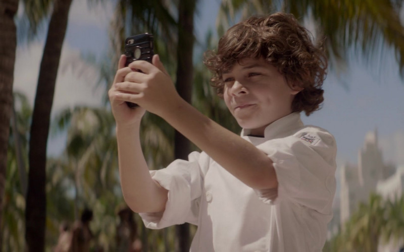 Apple iPhone Smartphone of Emjay Anthony as Percy Casper in Chef 2014 Movie (1)