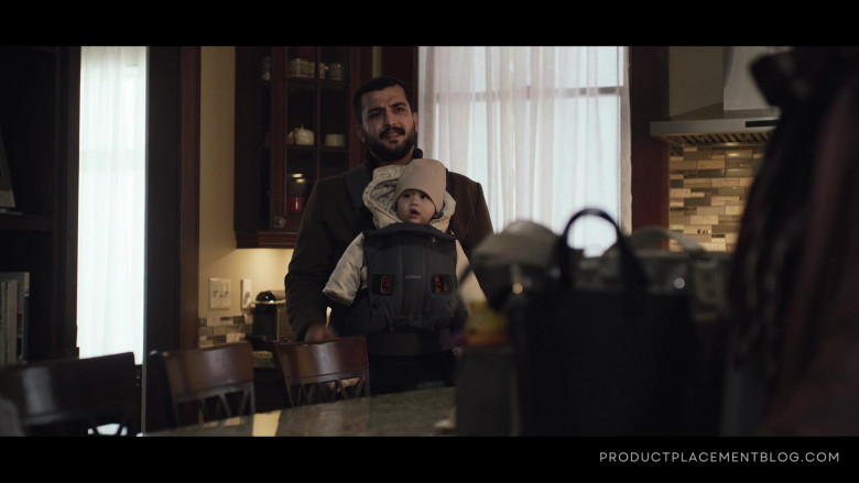 Babybjörn Baby Carrier in The Night Agent S01E01 The Call (2023)