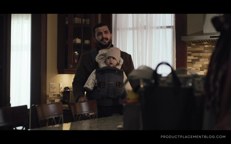 Babybjörn Baby Carrier in The Night Agent S01E01 "The Call" (2023)