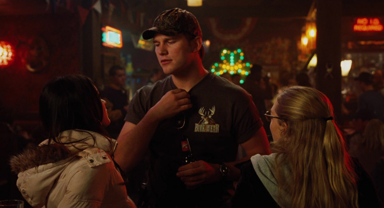 Buck Wear T-Shirt of Chris Pratt as Officer Roman Duda in Jennifer's Body (1)