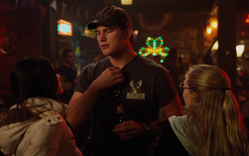 Buck Wear T-Shirt of Chris Pratt as Officer Roman Duda in Jennifer's Body (2009)