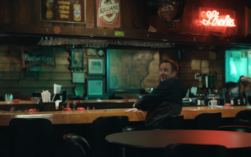 Budweiser, Killian's and Stroh's Beer Sign in The Big Door Prize S01E01 "Dusty" (2023)