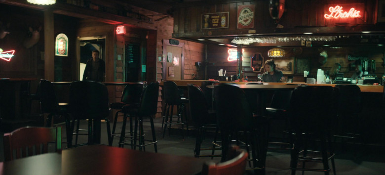 Budweiser, Schlitz, Killian's, Michelob and Stroh's Beer in The Big Door Prize S01E01 Dusty (2023)