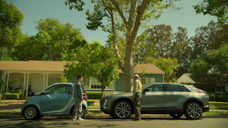 Cadillac Lyriq Car of Rob Lowe as Ellis Dragon in Unstable S01E01 Unstable (3)