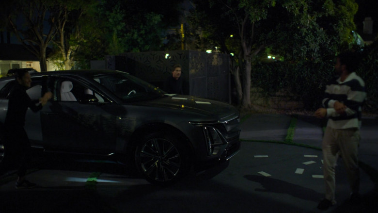 Cadillac Lyriq Electric Luxury SUV of Rob Lowe as Ellis Dragon in Unstable S01E05 Beautiful Birthday Bastards (2)