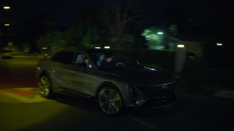 Cadillac Lyriq Electric SUV Driven by Rob Lowe as Ellis Dragon in Unstable S01E04 Pilgrims and Sex Parties (3)