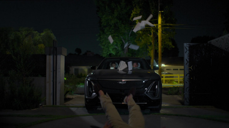 Cadillac Lyriq Electric SUV Driven by Rob Lowe as Ellis Dragon in Unstable S01E04 Pilgrims and Sex Parties (4)