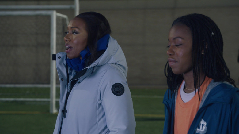 Canada Goose Women's Jacket in East New York S01E14 Family Tithes (2)