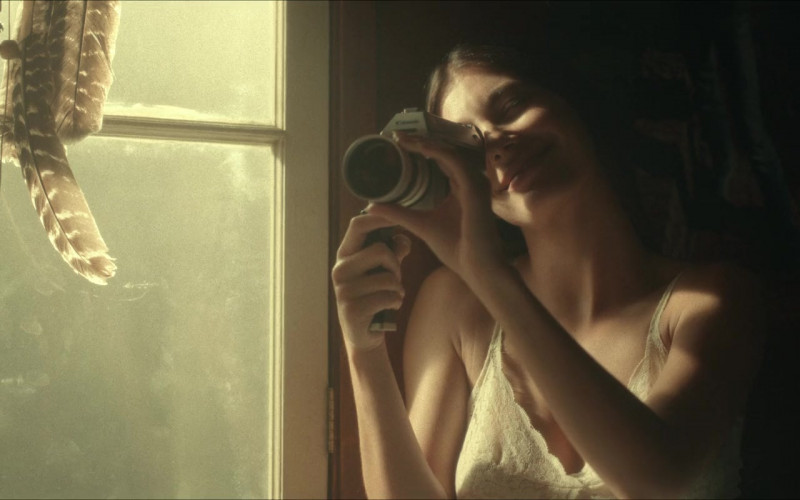 Canon Video Camera in Daisy Jones & The Six S01E02 Track 2 I'll Take You There (1)