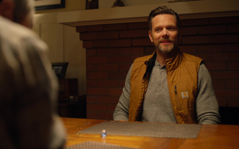 Carhartt Vest of Joel McHale as Frank Shaw in Animal Control S01E06 Peacocks and Pumas (1)