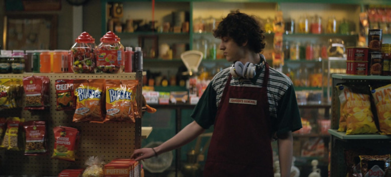 Cheez-It Crackers, RITZ Cheese Crispers Cheddar Chips, Bugles Nacho Cheese Flavor Crunchy Corn Chips in The Big Door Prize S01E03 Jacob (2023)