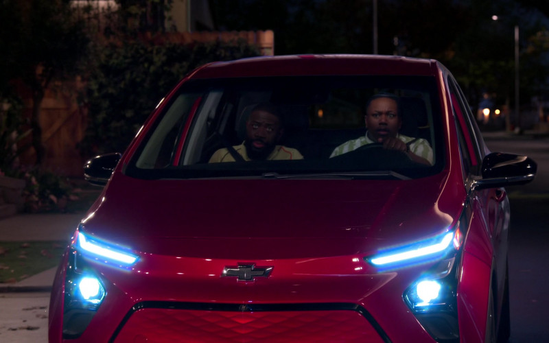 Chevrolet Bolt Red Car in The Neighborhood S05E16 Welcome to the Jungle (1)