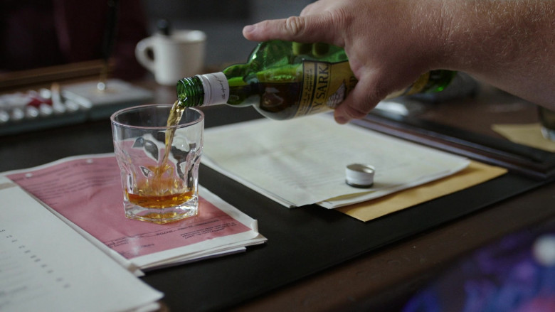 Cutty Sark Whisky in Godfather of Harlem S03E09 We Are All Kings (1)