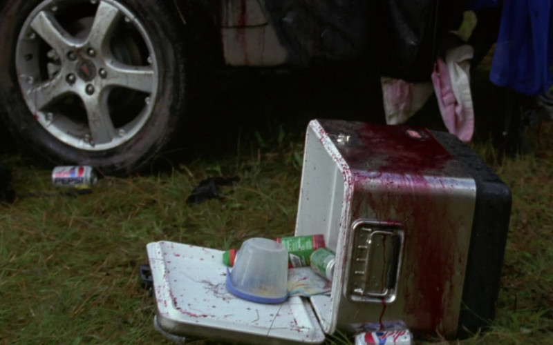 Diet Pepsi and Gatorade Drinks in Wrong Turn (2003)