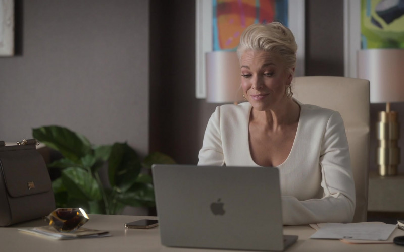 Dolce & Gabbana Tote Bag and Apple MacBook Laptop of Hannah Waddingham as Rebecca Welton in Ted Lasso S03E02 (I Don't Want to Go to) Chelsea (3)