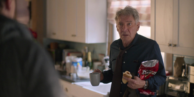 Doritos Chips of Harrison Ford as Dr. Paul Rhoades in Shrinking S01E07 Apology Tour (4)