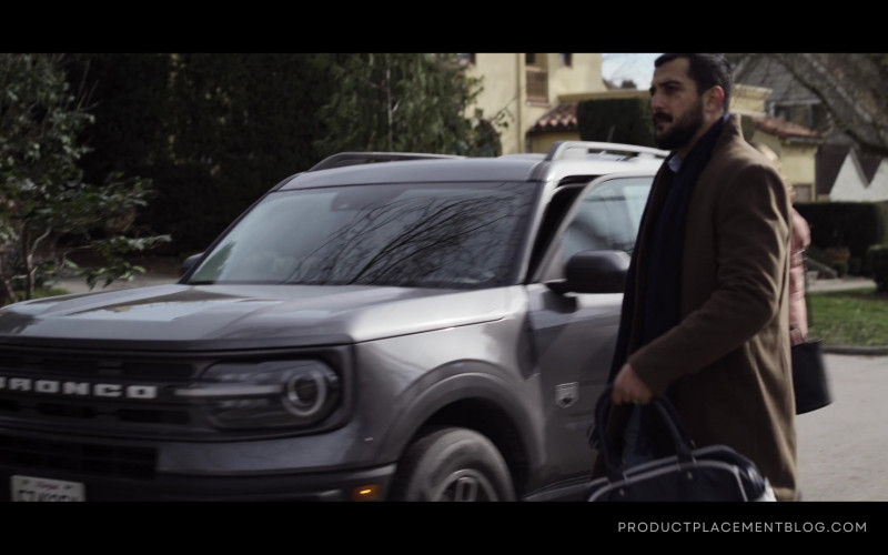 Ford Bronco Car in The Night Agent S01E01 The Call (2023)