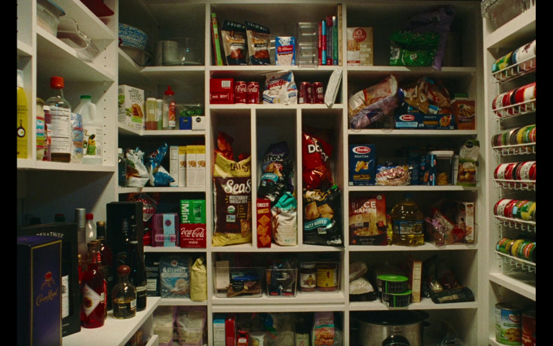 Good Thins Crackers, Coca-Cola, Pop-Tarts, Hostess Donettes, Dr Pepper, Barilla Pasta, Tostitos, Doritos, Cheez-It, Sprite, Crown Royal Canadian Whisky in Swarm S01E03 Taste (2023)