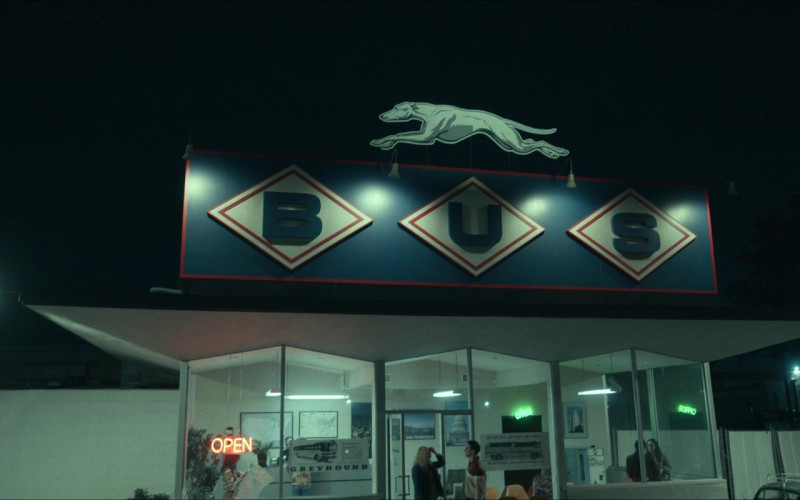 Greyhound Lines Transport Company in Daisy Jones & The Six S01E04 Track 4 I Saw the Light (1)