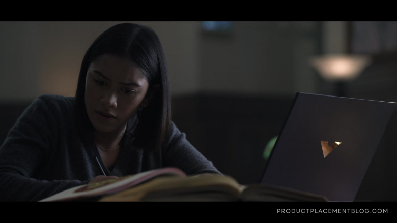 HP Victus Gaming Laptop Used by Luciane Buchanan as Rose Larkin in The Night Agent S01E05 The Marionette (5)