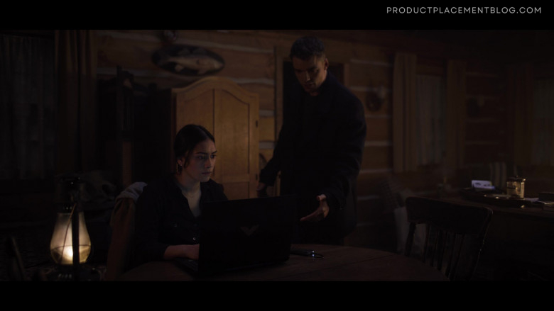 HP Victus Laptop in The Night Agent S01E02 Redial (2023)