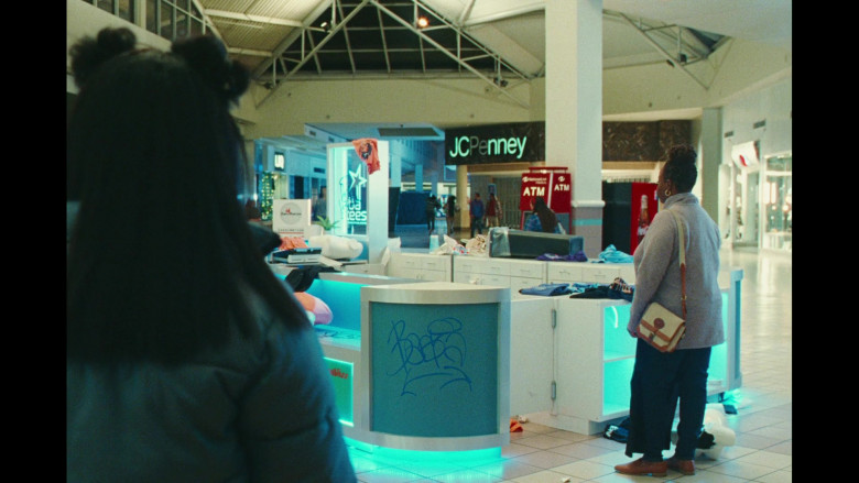 JCPenney Store in Swarm S01E01 Stung (2023)