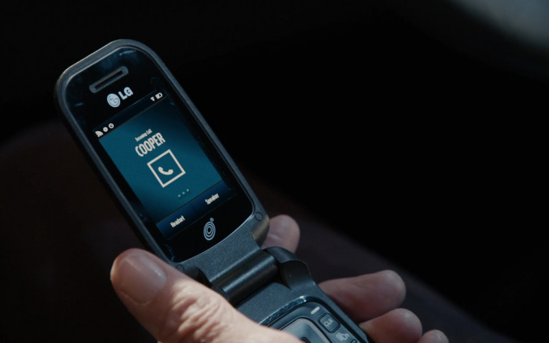 LG Flip Phone in The Blacklist S10E04 The Hyena (2023)