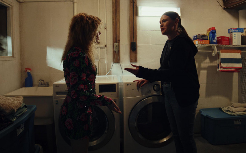 LG Washer & Dryer Set in Poker Face S01E10 "The Hook" (2023)