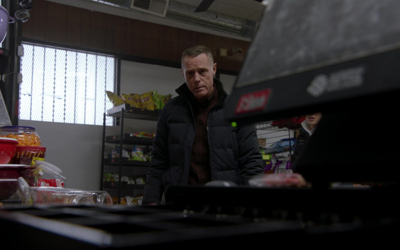 Lay's Potato Chips in Chicago P.D. S10E17 Out of the Depths (2023)
