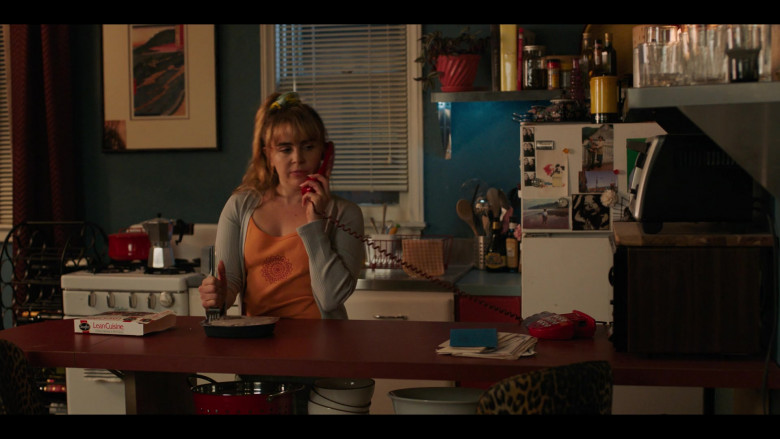 Lean Cuisine Frozen Dinner Enjoyed by Mae Whitman as Lindsay in Up Here S01E02 Miguel (2)
