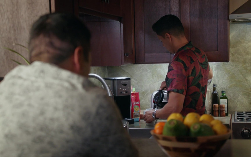 Lion Coffee and Cuisinart Coffee Machine in Magnum P.I. S05E05 Welcome to Paradise, Now Die! (2023)