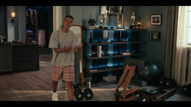 Louis Vuitton Book in Bel-Air S02E06 Let the Best Man Win (2023)