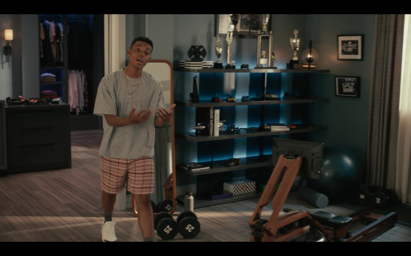 Louis Vuitton Book in Bel-Air S02E06 Let the Best Man Win (2023)