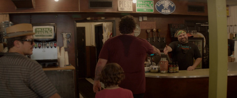 Maine Root Beverages and Lone Star Beer Signs in Chef (2014)