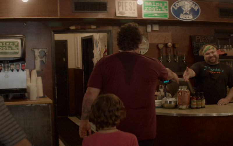 Maine Root Beverages and Lone Star Beer Signs in Chef (2014)