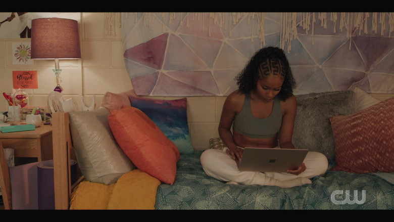 Microsoft Surface Laptop Computer in All American Homecoming S02E14 Stand Up for Something (2023)