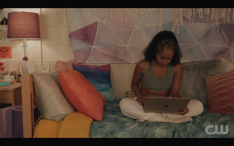 Microsoft Surface Laptop Computer in All American Homecoming S02E14 Stand Up for Something (2023)