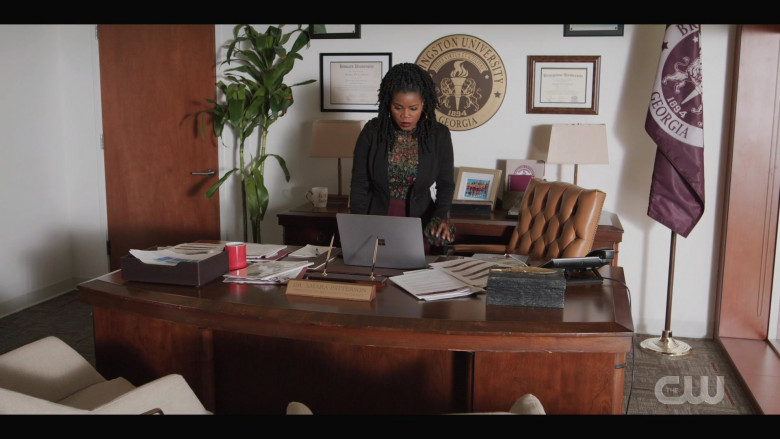 Microsoft Surface Laptops in All American Homecoming S02E13 Lose to Win (2)
