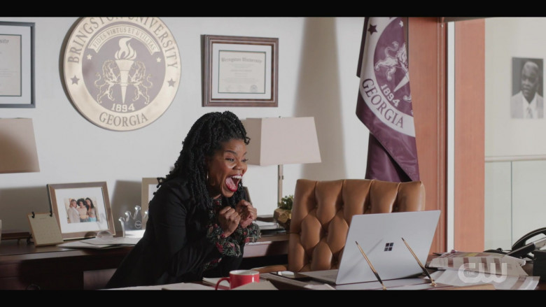 Microsoft Surface Laptops in All American Homecoming S02E13 Lose to Win (3)