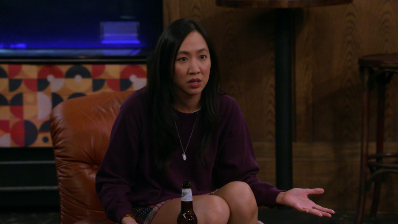 Miller Lite Beer of Tien Tran as Ellen in How I Met Your Father S02E08 Rewardishment (2)