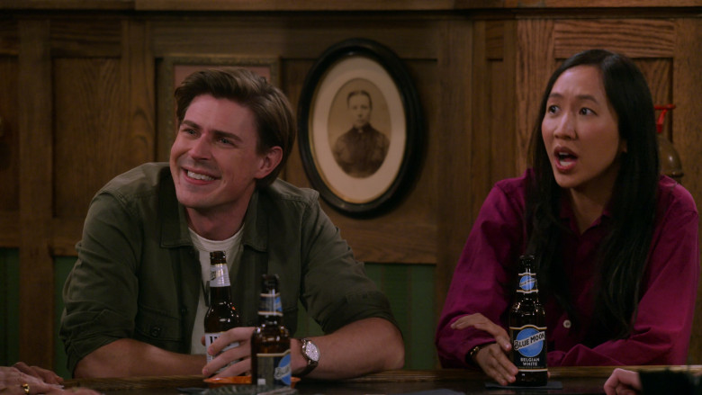 Miller Lite and Blue Moon Beer in How I Met Your Father S02E10 I'm His Swish (3)