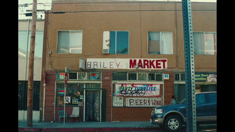 Miller Lite and Pabst Blue Ribbon Beer Sign in Swarm S01E01 Stung (2023)