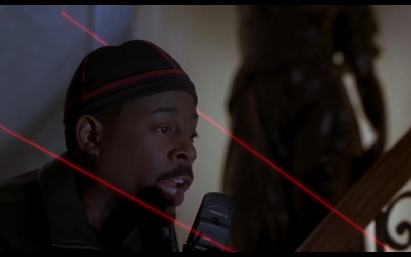 Motorola Mobile Phone of Martin Lawrence as Kevin Caffery in What's the Worst That Could Happen (2001)