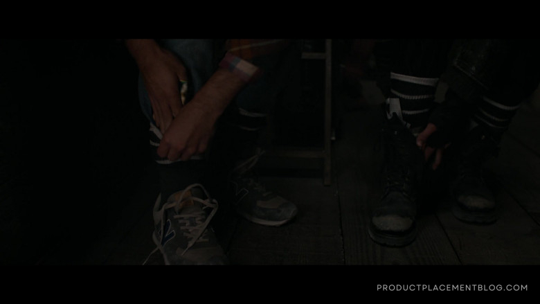 New Balance Sneakers in Yellowjackets S02E01 Friends, Romans, Countrymen (1)