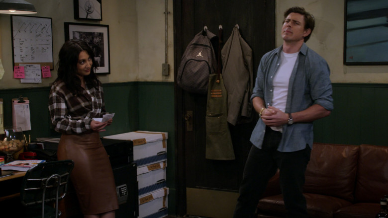 Nike Jordan Backpack in How I Met Your Father S02E11 Daddy (2023)